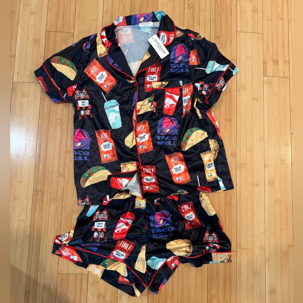 NWT Taco Bell Silky Pajama Set